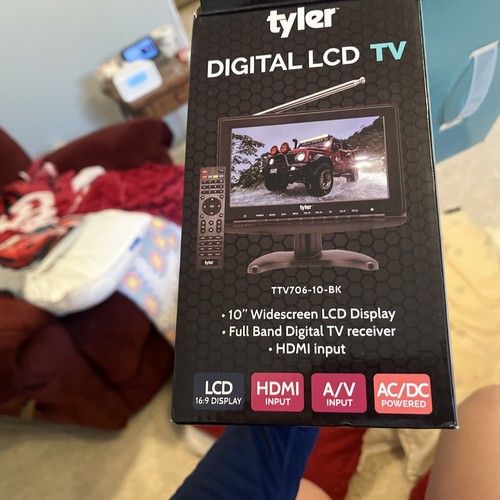 Tyler TTV706-10BK Black 10" Portable Widescreen 1080P Digital LCD TV With Remote - Image 4
