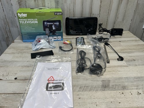 Tyler TTV706-10BK Black 10" Portable Widescreen 1080P Digital LCD TV With Remote - Image 2
