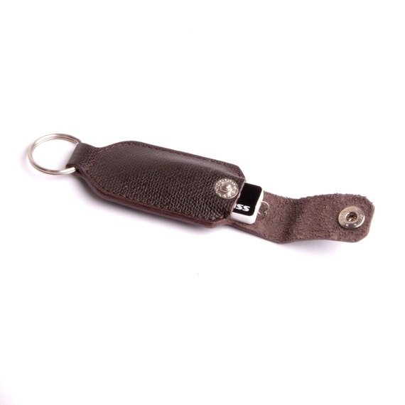 USB key holder in leather protection and storage for USB key creation and manufacture by hand by By Mode France. - Image 7