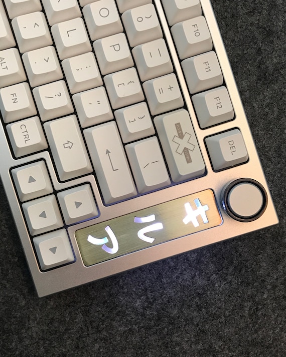 GMMK Pro Badge (Acrylic/Aluminum/Brass/Stainless Steel)