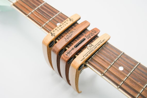 Personalized Wood Grain Guitar Capo: Engraved Custom Message - Image 2