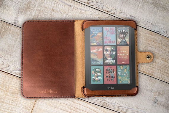 Leather Kindle Colorsoft Signature Edition folio style case / cover handcrafted in the USA from premium veg-tanned Italian leather.