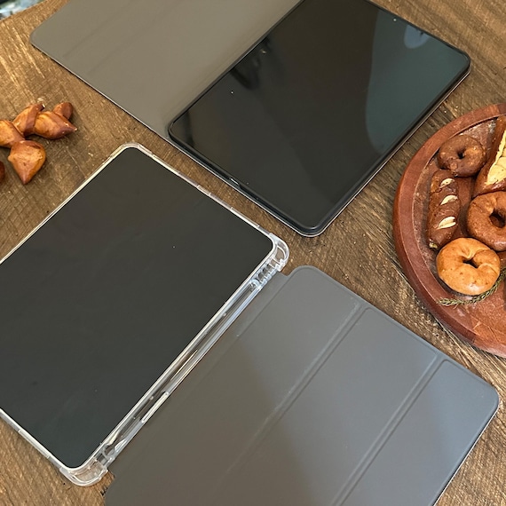 Black and White Polka Dots iPad Case with Apple Pencil Holder Cover for Air/Pro/Mini Case iPad 2024 M2 M4 A16 Case, Samsung Galaxy Tab S8/9 - Image 6