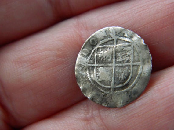 Small Queen Elizabeth 1st hammered silver coin dating from 16th century Metal detecting / detector find a great gift / present
