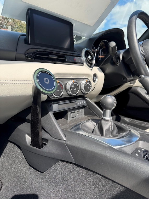 MX-5 ND/124 Spider MagSafe Wireless Phone Mount: Cupholder Charger - Image 8