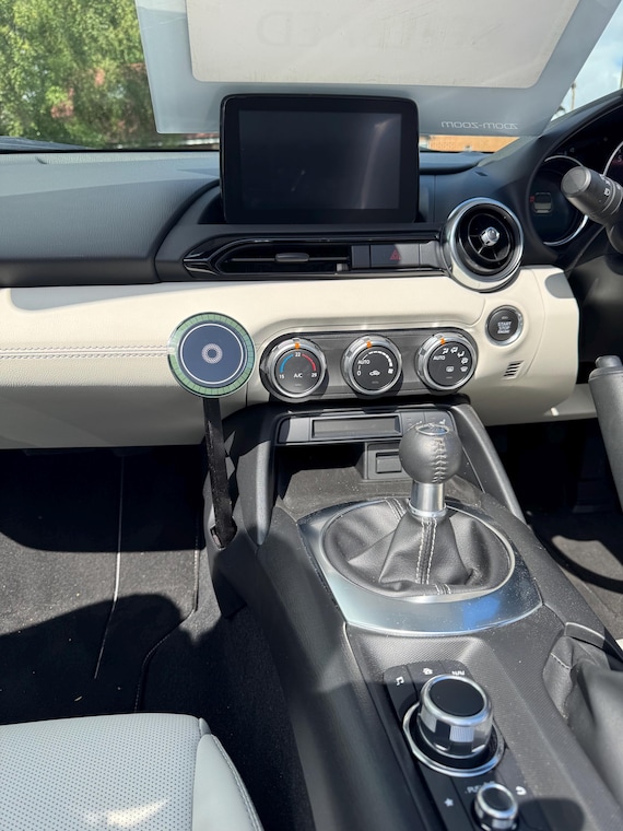 MX-5 ND/124 Spider MagSafe Wireless Phone Mount: Cupholder Charger - Image 5