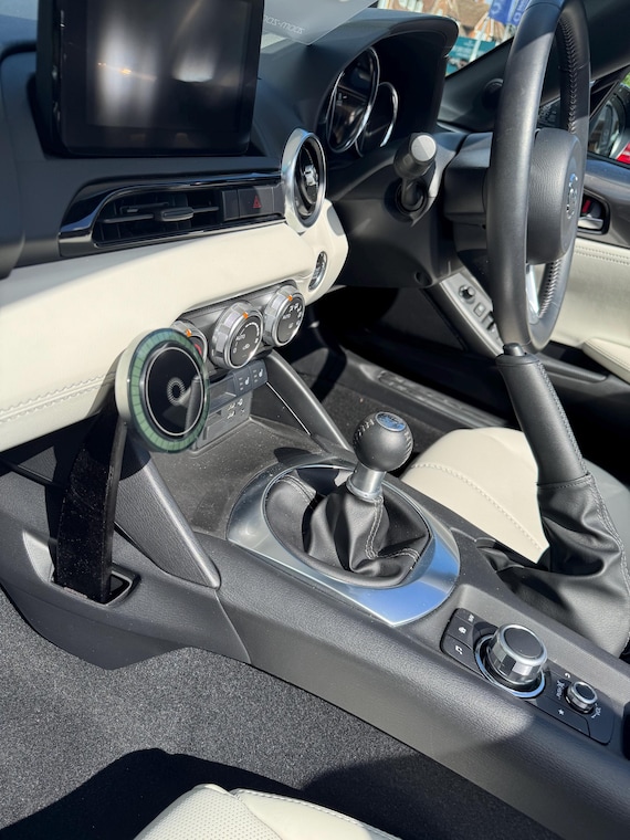 MX-5 ND/124 Spider MagSafe Wireless Phone Mount: Cupholder Charger - Image 6