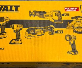 DEWALT DCK277C2 20 Volt Max Brushless Drill / Driver Impact Combo Kit NEW DEWALT DCK277C2 20 Volt Max Brushless Drill / Driver Impact Combo Kit NEW
