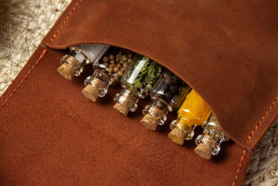 Personalized bushcraft spice kit,Camping spice case,Leather spice rack,Travel spice case,Leather spice holder,Leather spice bag - Image 7