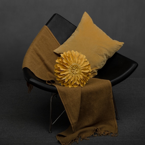 3D Sunflower Decorative Throw Pillows with Insert, Flower Accent Pillow, Velvet throw pillow, Home decor gift for Couch Bed Bedroom Sofa - Image 2