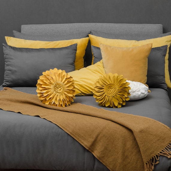 3D Sunflower Decorative Throw Pillows with Insert, Flower Accent Pillow, Velvet throw pillow, Home decor gift for Couch Bed Bedroom Sofa - Image 9