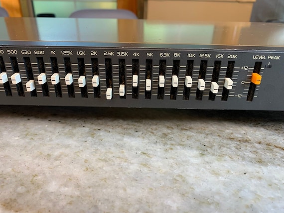 Vintage 1984 1/3 octave eq equalizer made in japan 6.35 mm trs/ts input / output - Image 3