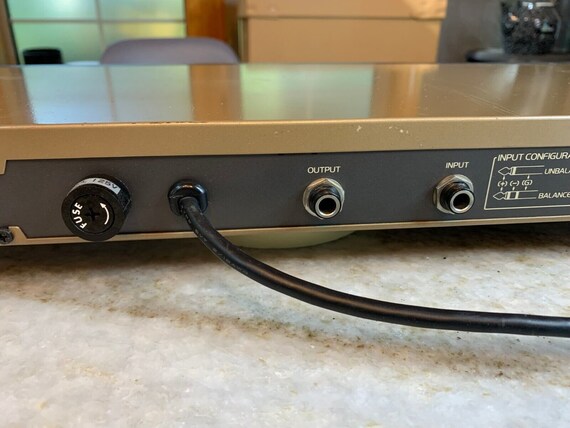 Vintage 1984 1/3 octave eq equalizer made in japan 6.35 mm trs/ts input / output - Image 9