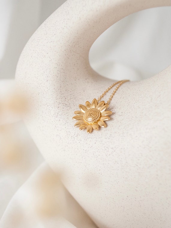18k Gold Sunflower Necklace, Sunflower jewelry, sunflower Pendant, gold handmade necklace, daisy necklace, gift for her