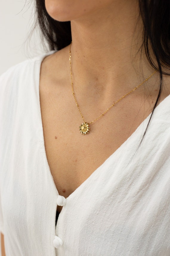 18k Gold Sunflower Necklace, Sunflower jewelry, sunflower Pendant, gold handmade necklace, daisy necklace, gift for her - Image 4