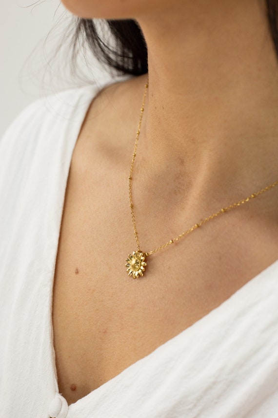 18k Gold Sunflower Necklace, Sunflower jewelry, sunflower Pendant, gold handmade necklace, daisy necklace, gift for her - Image 3