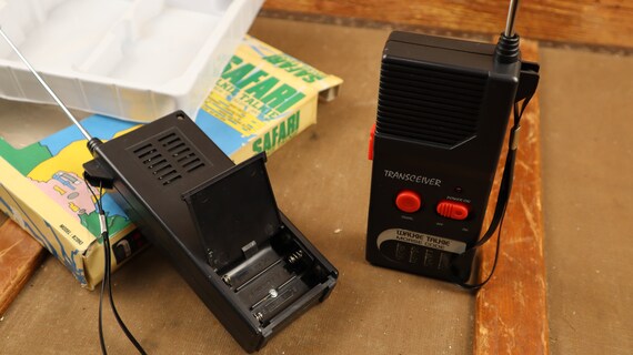 Walkie Talkie Functional Walkie Talkie Transceiver Retro Kids Games Detective Spies Old Walkie Talkies Original case - Image 4