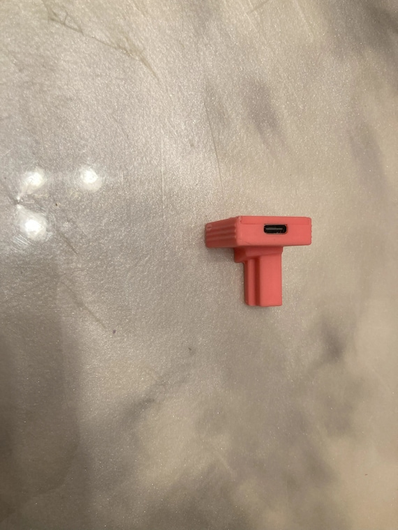 USB-C Charger for Kangaroo Omni Feeding Pump - Image 3