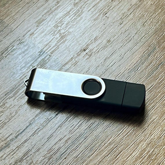 128GB Fast Dual Drive | USB-C + USB 3.0 | Free Shipping | Computer, MacBook, Smartphone, Android, iPhone, and Tablet. - Image 3