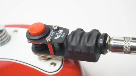 Arcade-Style Kill-Switch for guitar / Synth / Audio equipment - Mono quarter-inch momentary mute switch - 1/4th inch right angle plug - Image 5