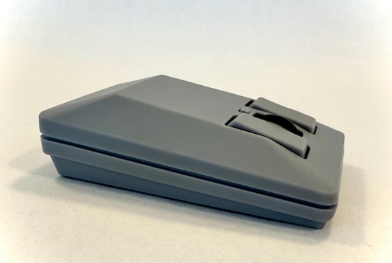 Amiga Mouse (The Tank) Optical Wireless Mouse w. USB dongle, Model 1352 inspired retro design, 3d resin printed w. modern internal component - Image 2