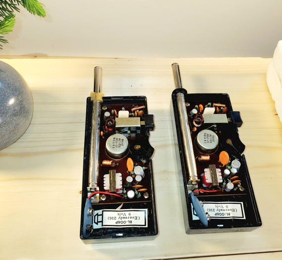 Vintage HOLIDAY Walkie Talkie Set JAPAN Transceiver Model 302 - Image 2