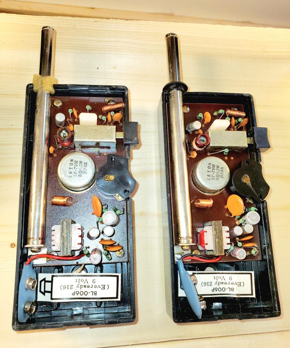 Vintage HOLIDAY Walkie Talkie Set JAPAN Transceiver Model 302 - Image 3