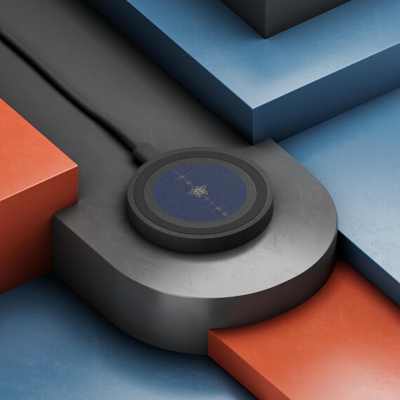 Buzz Bee Wireless Charging Pad, navy Blue and Gold Bee Charger, Car or  Desk Accessory, Home Decor, Small Portable Charger - Image 7