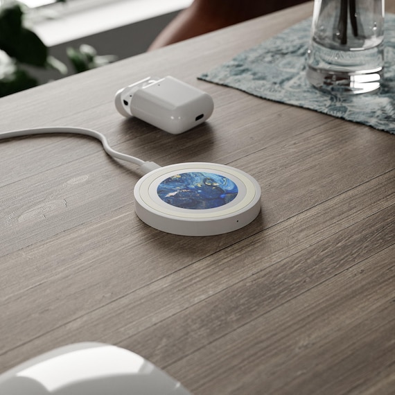 Wireless Charging Pad with Quake Design, Charging Station, Tech Gift, Home Office Decor, Desk Accessory, Round Charger
