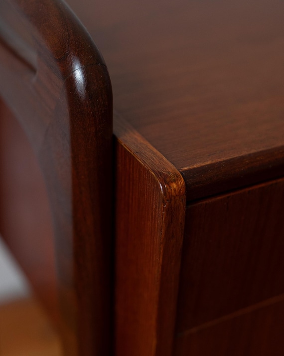 Walnut Sculpted Handle Side Cabinet - Image 6