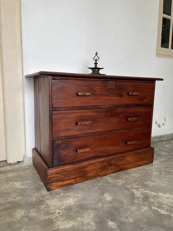 Vintage Jak Wood Chest of Drawers: Rustic Farmhouse Bedroom Storage - Image 2