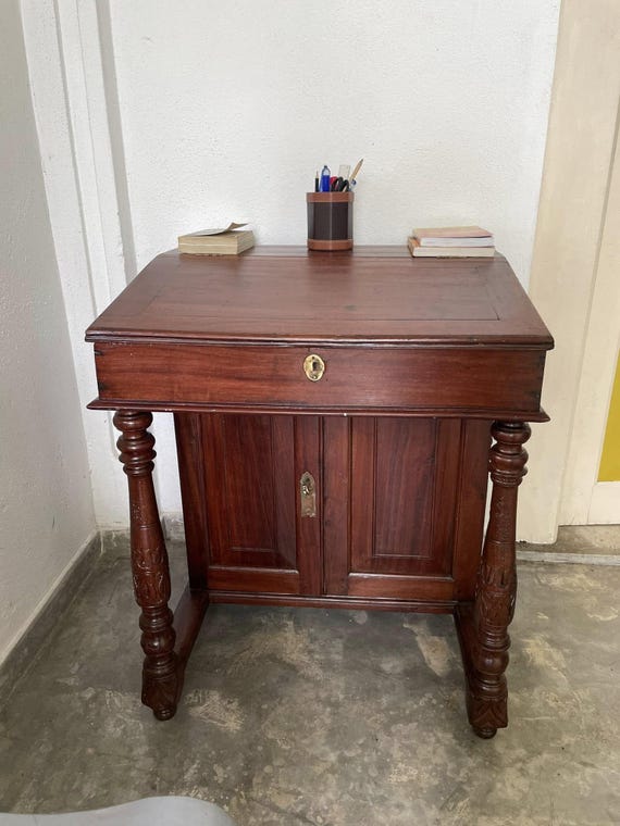 Vintage Jak Wood Davenport Desk: Antique Hinged Writing Desk - Image 2