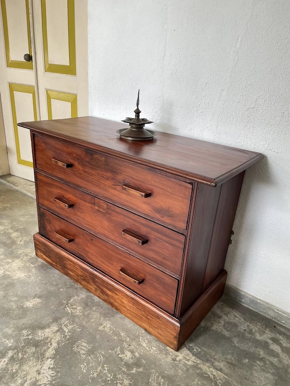 Vintage Jak Wood Chest of Drawers: Rustic Farmhouse Bedroom Storage - Image 3